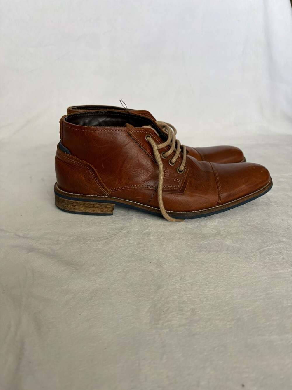 Bullboxer Men's Leather Cap Toe Chukka Boots